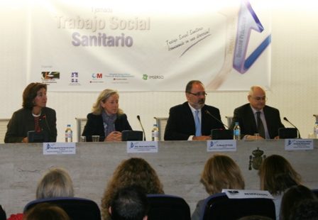 MesaInaugural: Agustina Crespo ATSyS; Elena Juarez , DG Atec Paciente CM, Manuel Gil, Decano Colegio TSMadrid y Fco.A Feráandiz, SecGral.Imserso