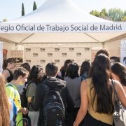 gran afluencia de público ante el stand del COTS Madrid